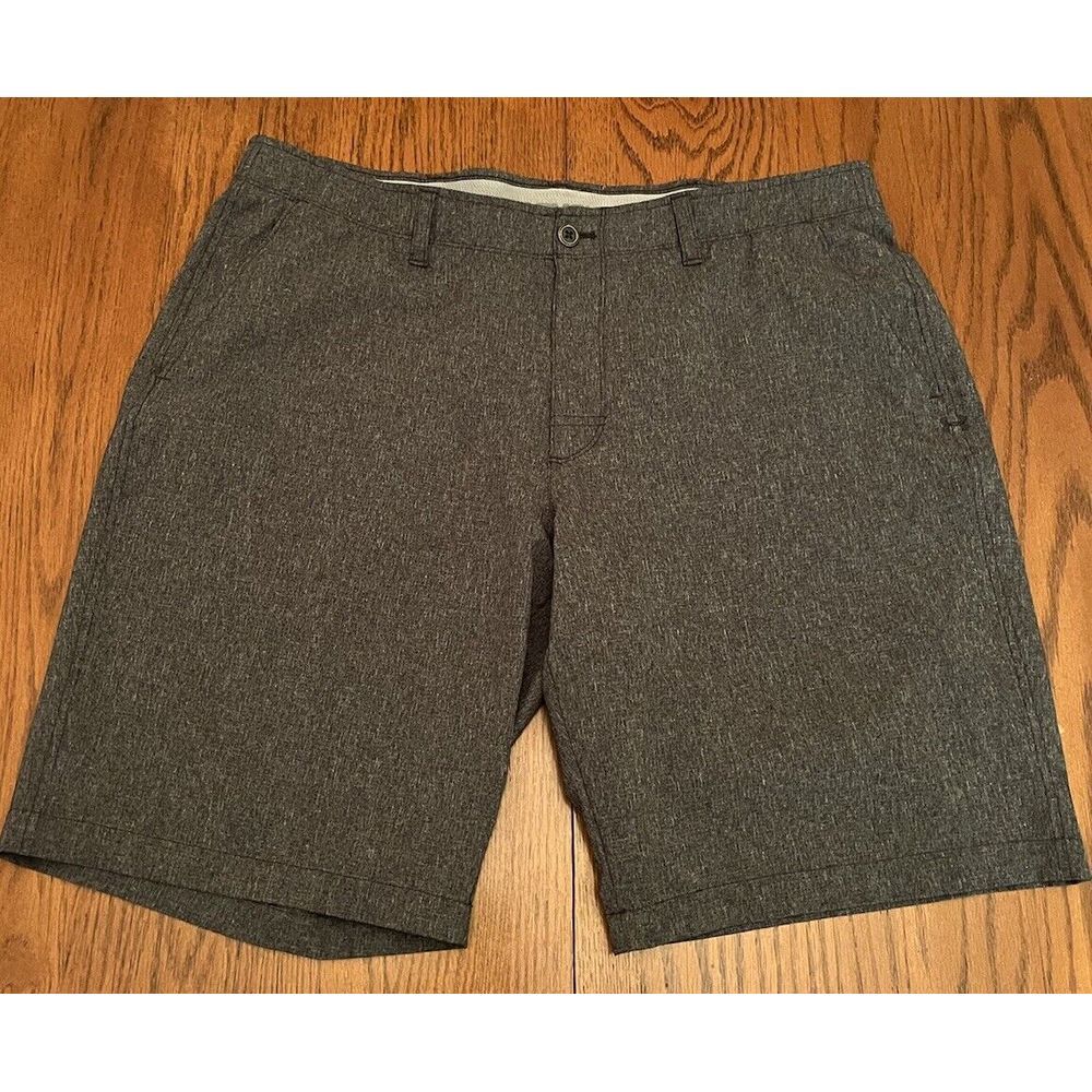 Under Armour Men's Gray Shorts